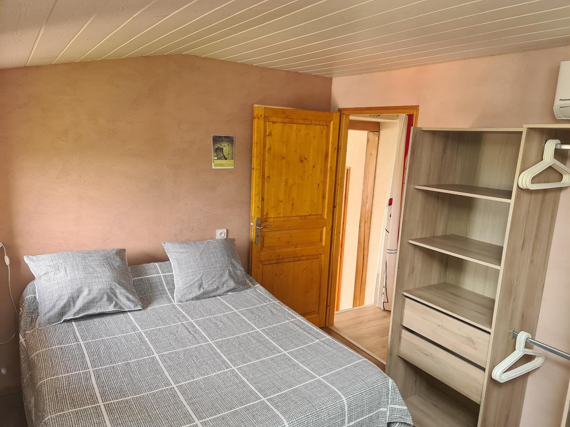 Gite Chez Tiane Saint-Flour-L'Etang Экстерьер фото